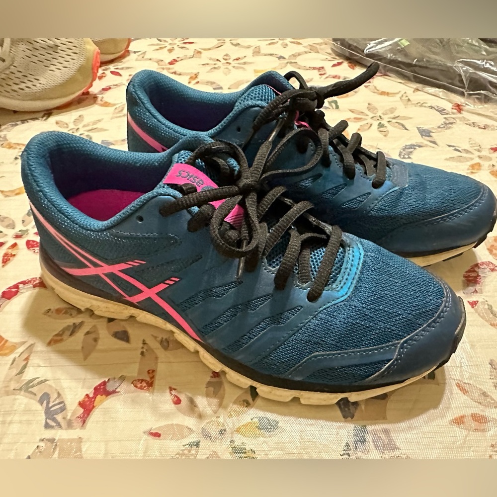 Asics Gel Zaraca 4 size 7 shoes